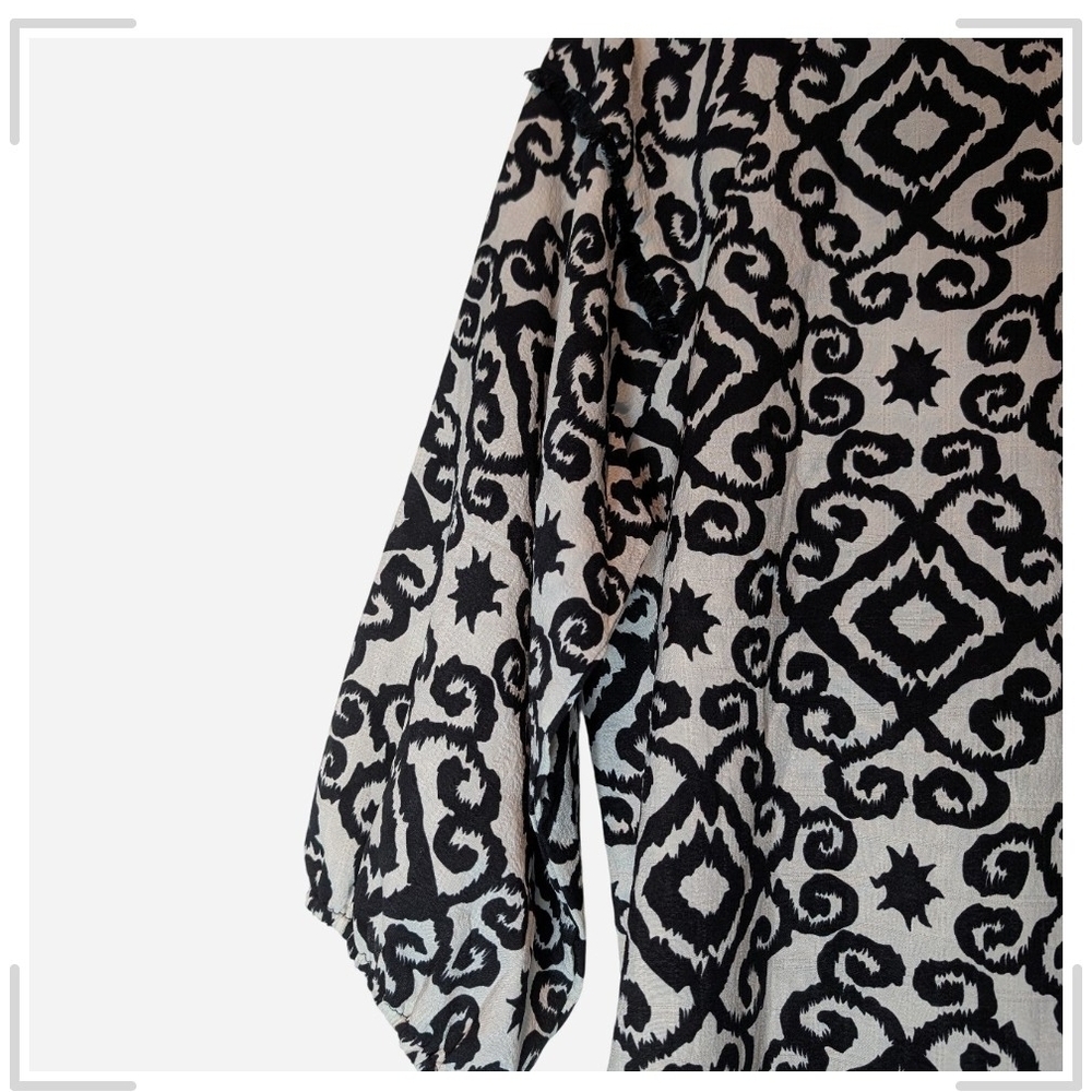 Pre-owned Talk of the Walk Black and White Patterned Blouse - Picture 6 of 11